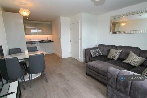 ?? Open Plan Living &amp; Dining Area