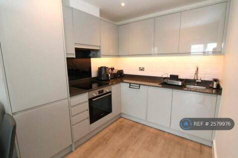 ?? Kitchen With Built-In Appliances