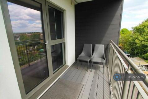 ?? Balcony Seating Area