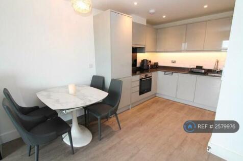 ?? Kitchen With Built-In Appliances