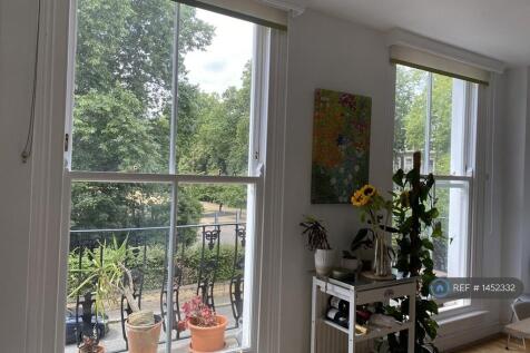 Great Views - Facing Park