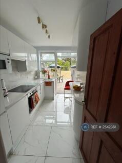 Newly Upgraded Kitchen 