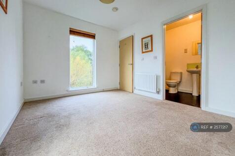 Top Floor Front Bedroom