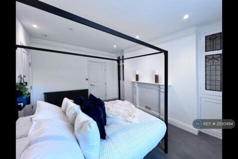 Double Bedroom With Ensuite 