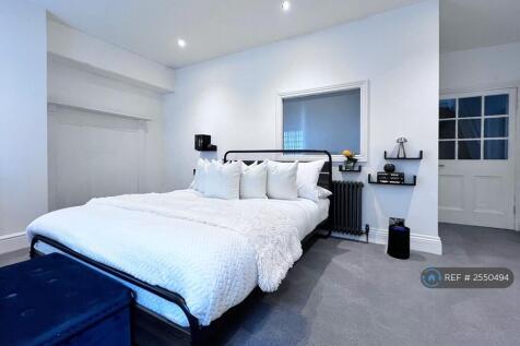 Double Bedroom With Ensuite