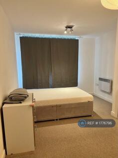 Bedroom 1 (Ensuite)