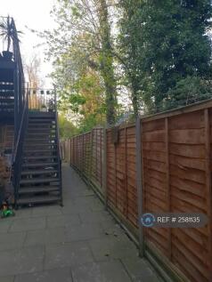 Secure Private Alley To 7 Flats