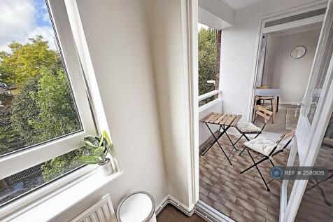 Kitchen / Balcony