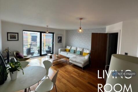 Living Room (Photo a)