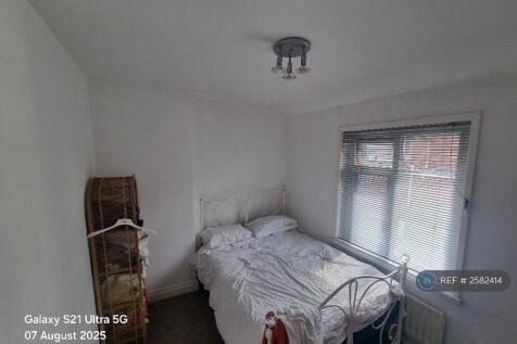 2nd Bedroom