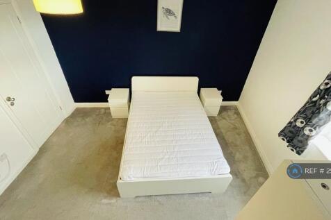 Flat 8 - Bedroom