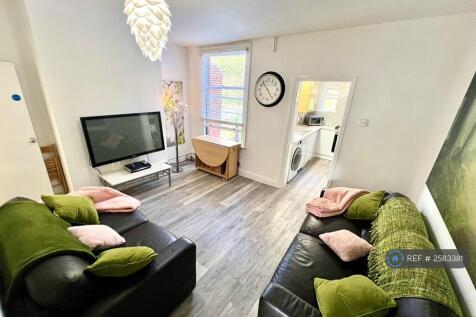 Relaxing Lounge Kept Immaculately Clean 