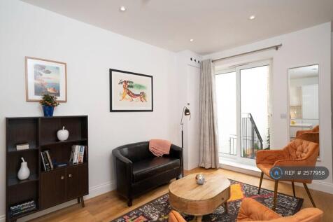 Lounge When Furnished