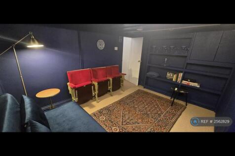 Bonus Cinema Snug Room