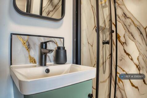 Bed 2 En-Suite