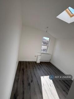 Bedroom 2 With Velux 