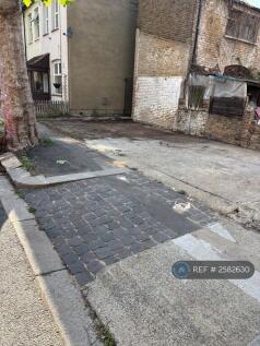 2 Parking Spaces 