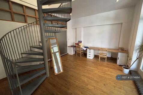 Ground Floor Hall Way