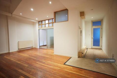 Studio Room