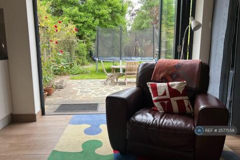 Bi Fold Doors Open Room To Garden 