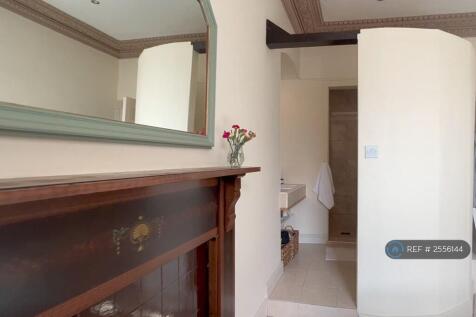 Ensuite Bathroom Off Master Bedroom