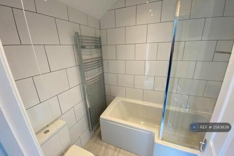 Bathroom 1.9 x 2.