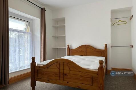 Bedroom 2b First Front