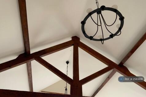 Lounge  Beams