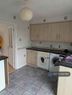 Kitchen Photo 1