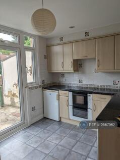 Kitchen Photo 2