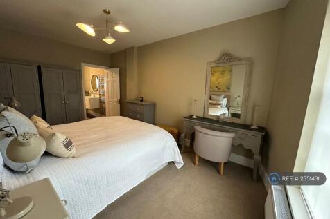 London Cottage Bed 1