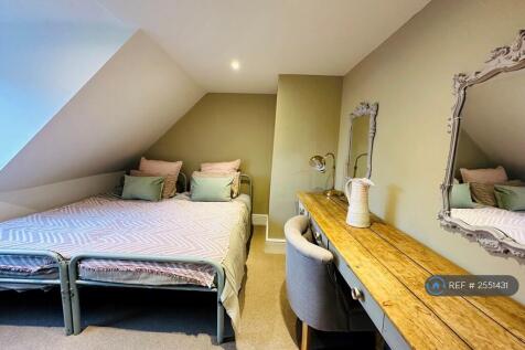 London Cottage Bed 4