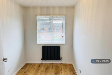 Midsize Bed Room