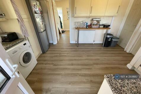 Kitchen Fully Equiped Inc Washing Machine
