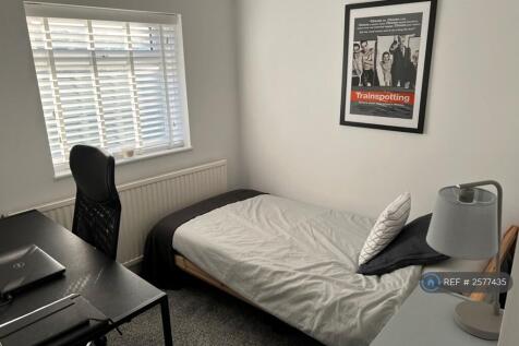 Second Bedroom (2)