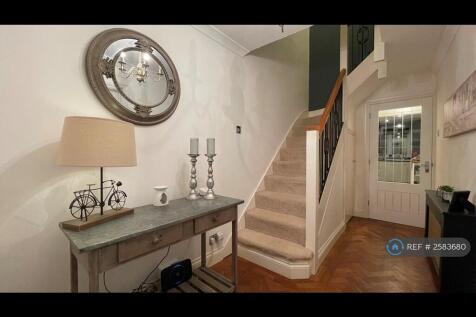 Hallway / Entrance
