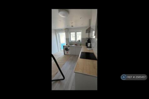 Living Room/Kitchen