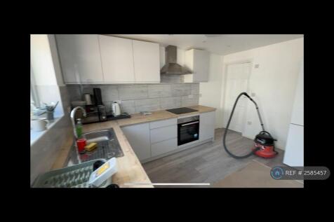 Living Room/Kitchen
