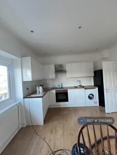 Living Room / Kitchen 