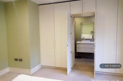 Entrance To En Suite