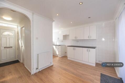 Kitchen / Dining 