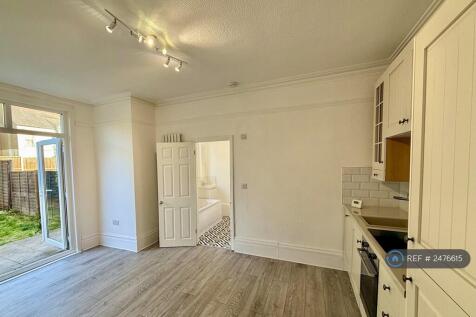 Kitchen/Lounge