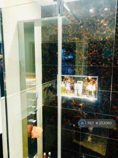 En-Suite 2