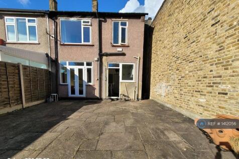 South Facing Sunny Patio
