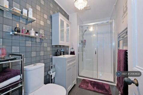 Shower Room 01