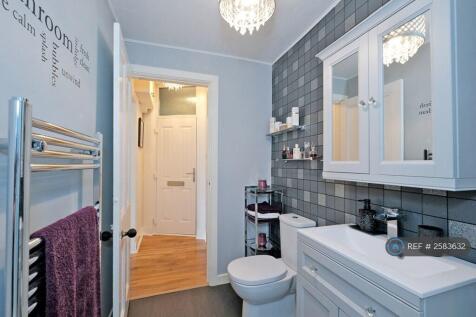 Shower Room 02