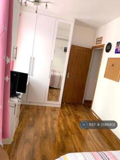 Bedroom Ensuite x 2