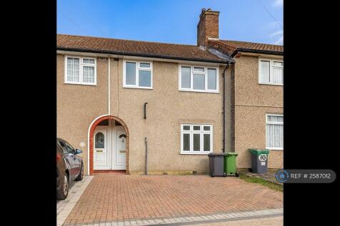 Front Of House/ Driveway