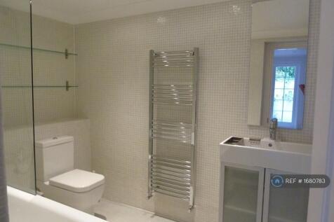 Ensuite Bathroom For Main Bedroom
