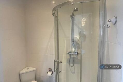En Suite Bedroom 1